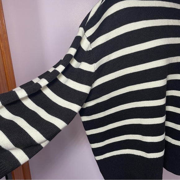 WeWoreWhat- Striped Turtle Neck Black & Ecru Size L / XL Oversize Winter Basic - Picture 5 of 11